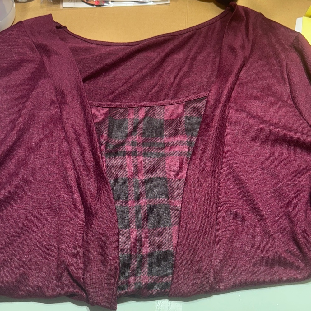SHEIN Wine sweater with Checkered Accent